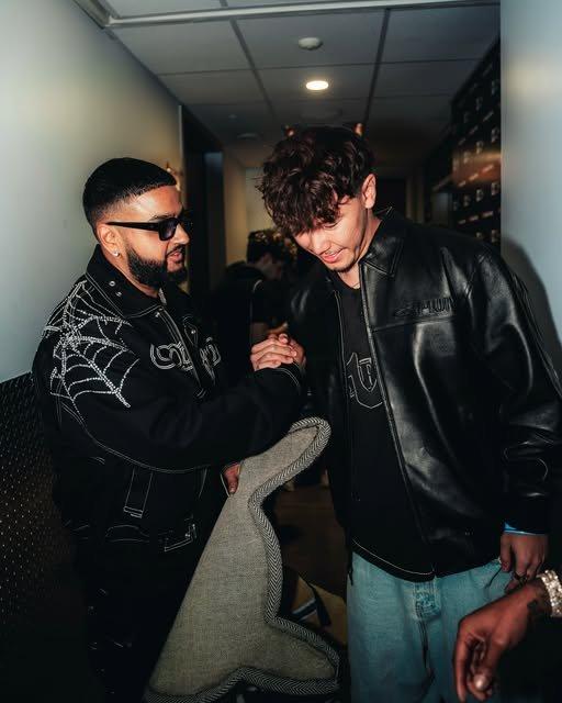 NAV receiving a custom XO Pikachu piece from Zudy