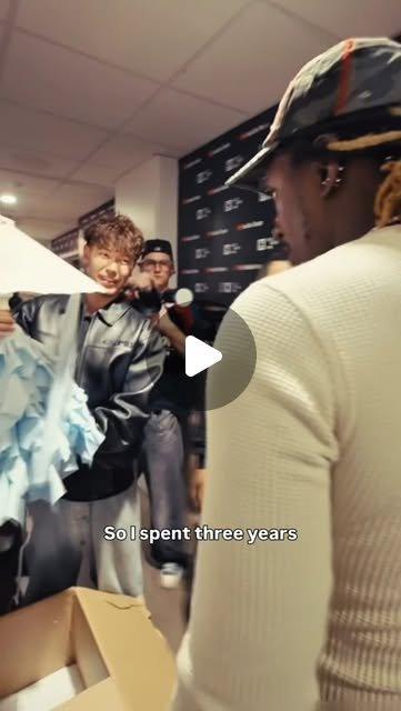 Young Thug being gifted the Jeffrey lamp